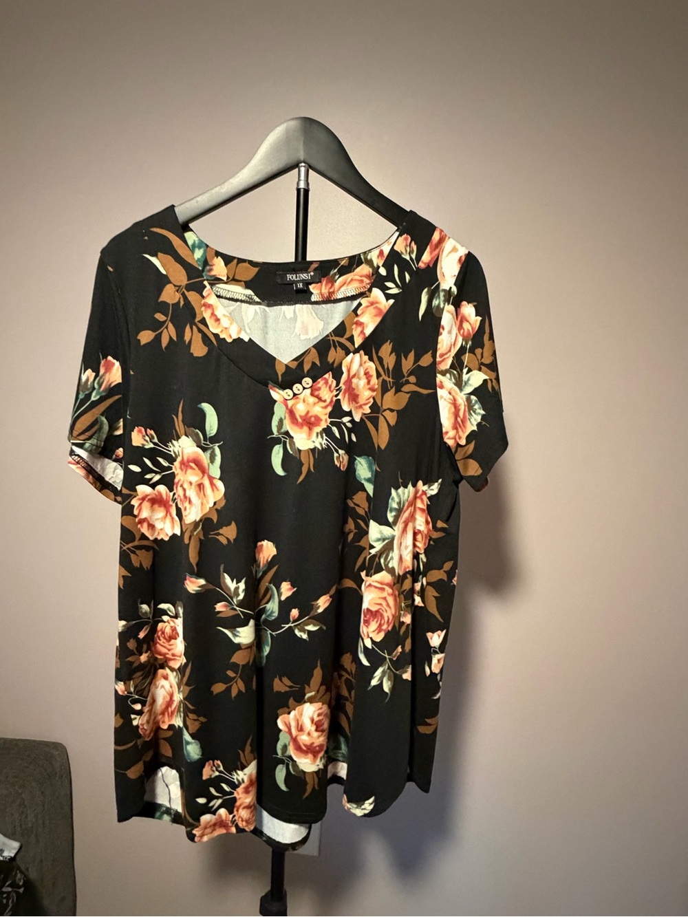 Black Floral V-Neck Short Sleeve Top